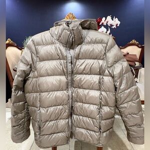 Aritzia TNA lightweight little puff jacket